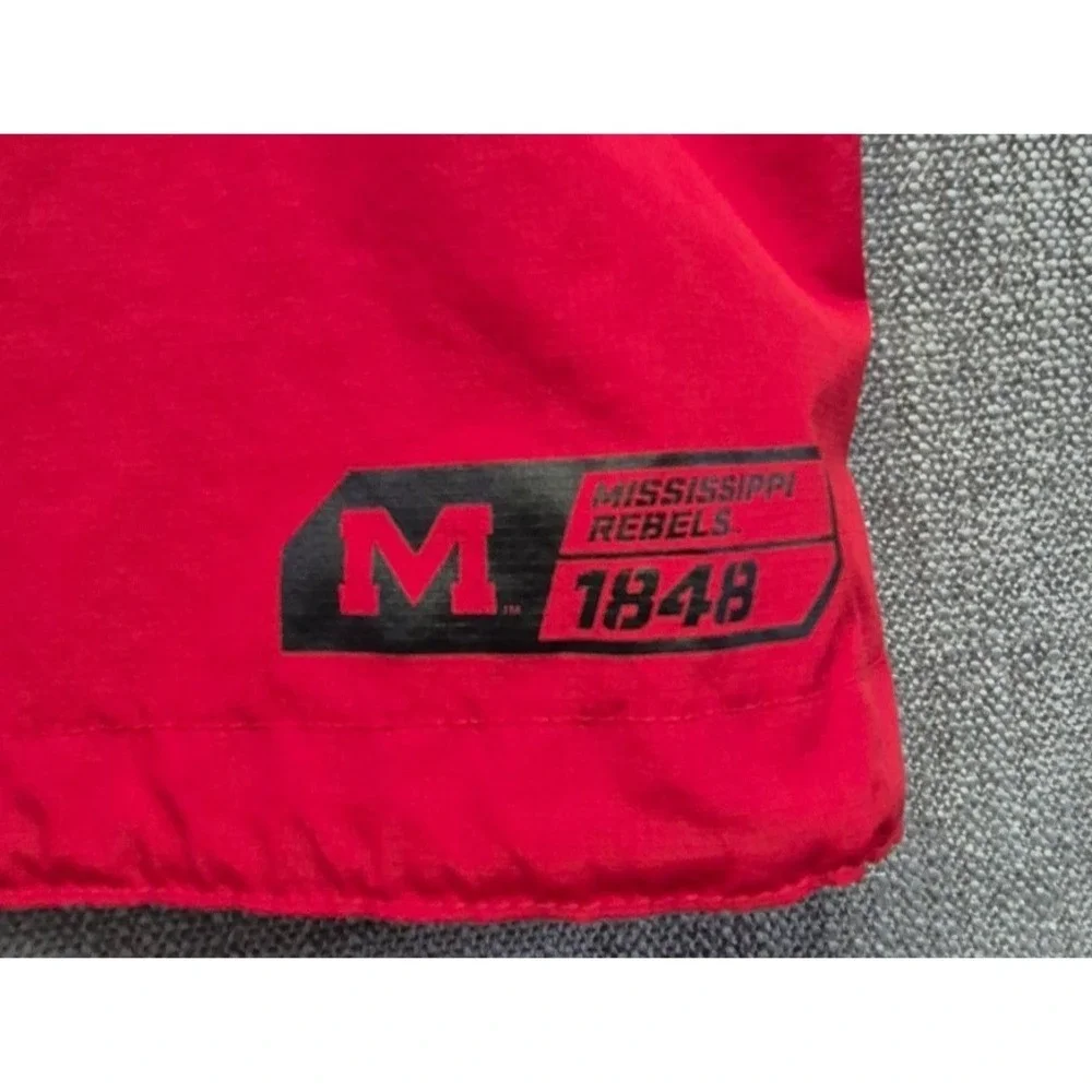 Ole Miss Rebels Nike red 1/4 zip sideline jacket short sleeves LG team logo HYDR